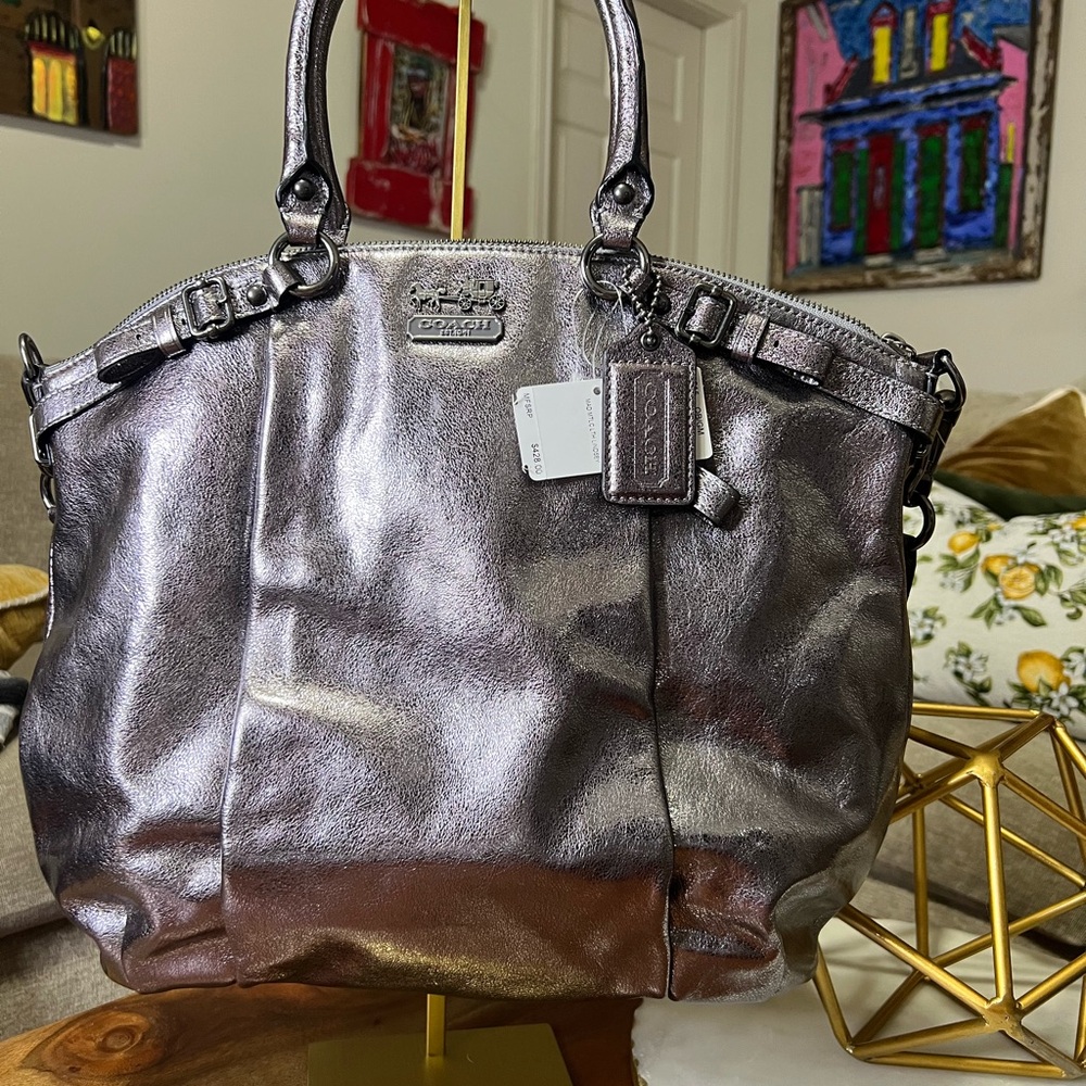Coach NWT Madison‎ Lindsey Satchel